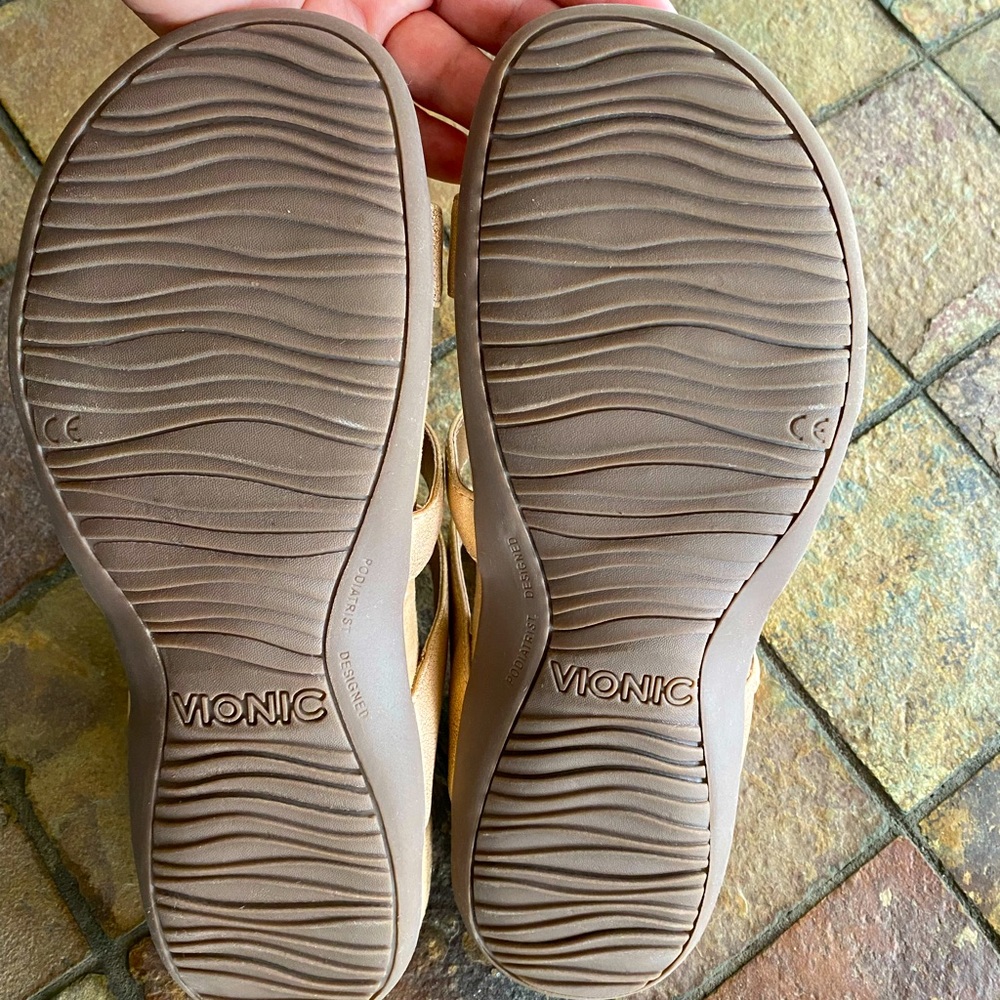 Vionic Sandals - New Condition - Only Worn Once A… - image 3